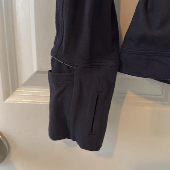 Lululemon Women’s Rulu Long Sleeve shirt Size 8 Black - Picture 6 of 9